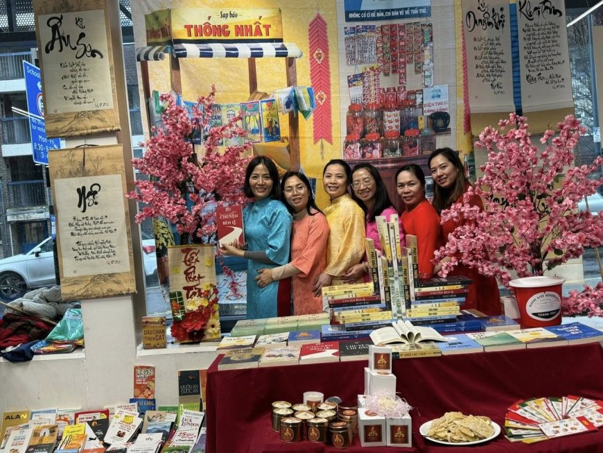 Sự Kiện Lý Gia Châu Âu Giao Lưu - Giới Thiệu Sách Của Tác Giả Lý Tứ - Tại Hội Chợ Tết Truyền Thống Của Cộng Đồng Người Việt Nam Tại Châu Âu !!!